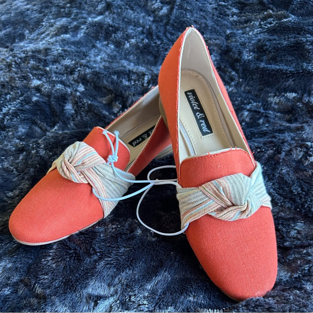 NWOT Violet & Red Women’s Session Coral Loafer With Ribbon Bow Size 6M
